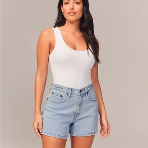 Curve Love 4” Mom Short High Rise